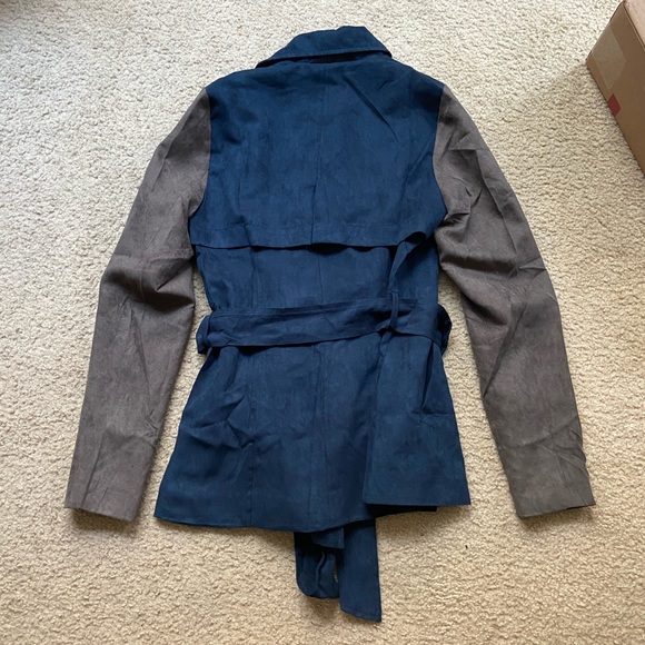 Light weight jacket - Picture 2 of 4